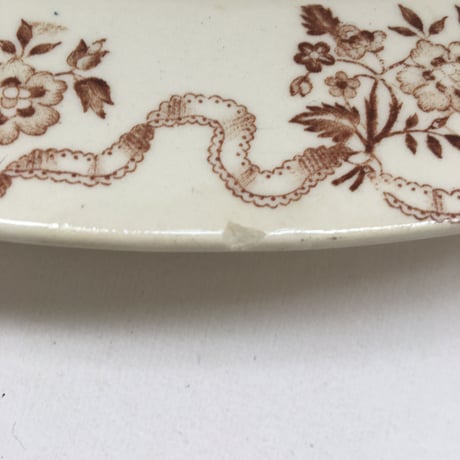 １９世紀後半　ジアン　オズボーン　プラ・オーヴァル３２cm   野ばらとリボン柄　マロン