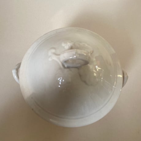 19世紀後半　クレイユ・エ・モントロー　レギュミエ　白い陶器
