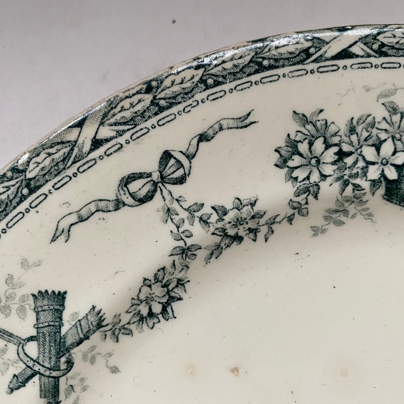 19世紀後半 サラン ニノン ディナープレート 花かごとリボン 柄