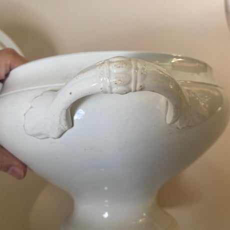 19世紀後半　サンタマン　アマージュ　スーピエール　白い陶器　アーティチョーク・モチーフ