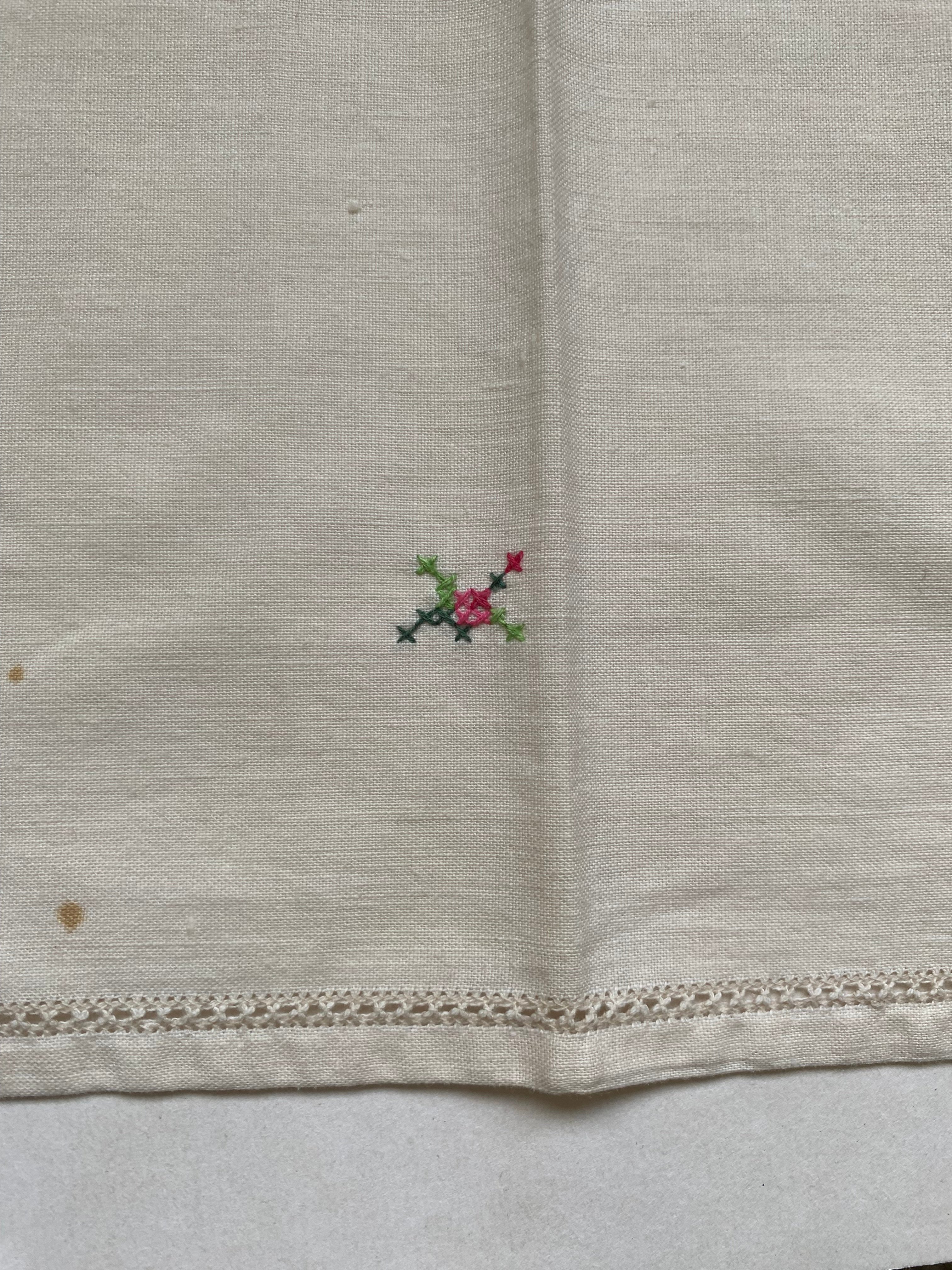 1950年代 プチ・ナップとセルヴィエット コットン マルチカラー刺繍