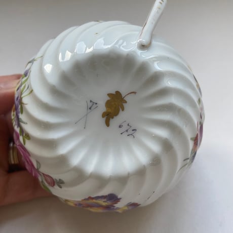 19世紀　磁器製　カップ&ソーサー　ポリクローム　花柄　ハンドペイント