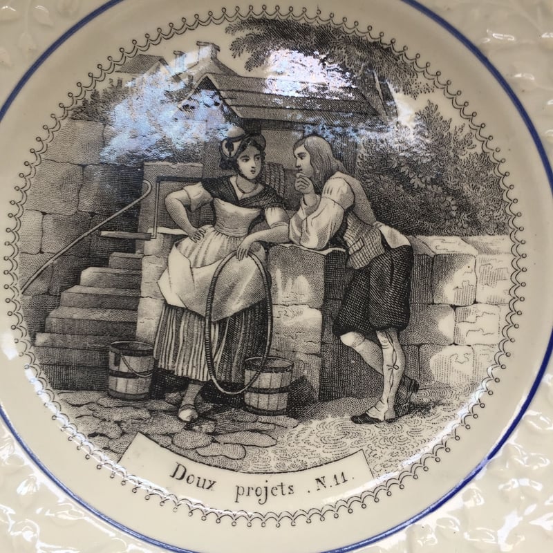 1832年 ショワジー・ル・ロワ おしゃべりなお皿 お花レリーフ