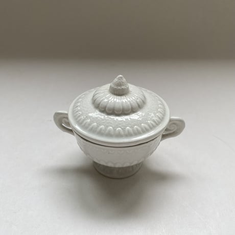 20世紀　イタリア製　バサーノ　ムタルディエ　白い陶器　マーガレット