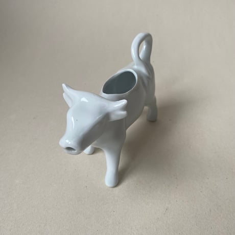 20世紀後半　アピリコ？　ポタレ　子うし型　白磁