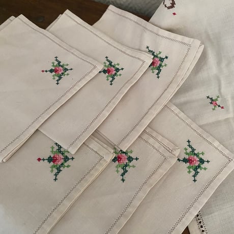 1950年代　プチ・ナップとセルヴィエット　コットン　マルチカラー刺繍