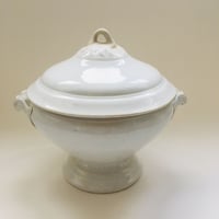 19世紀後半　リュネヴィル　スーピエール　白陶器　アカンサスの取っ手