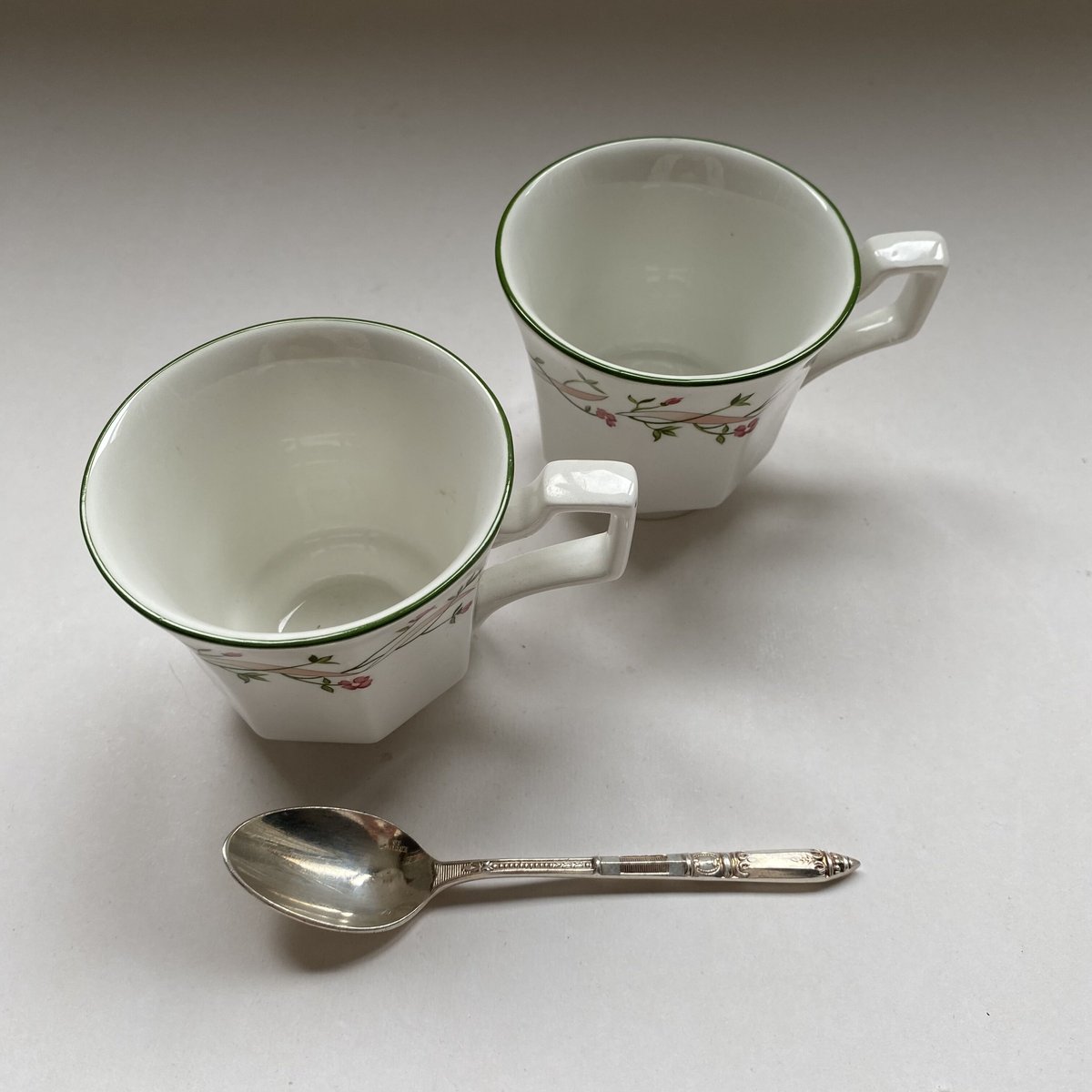 1960年代 ジョンソン・ブラザーズ オクトゴナル ティーカップ 小花