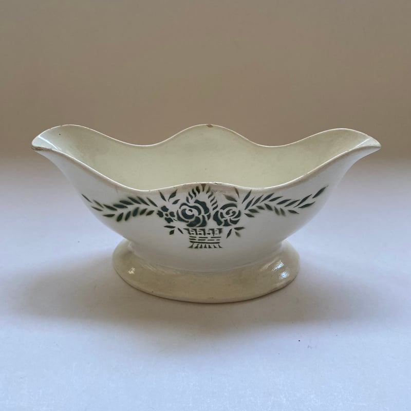 フランスアンティーク 蔓唐草模様が素敵なソーシエール ソーシエール