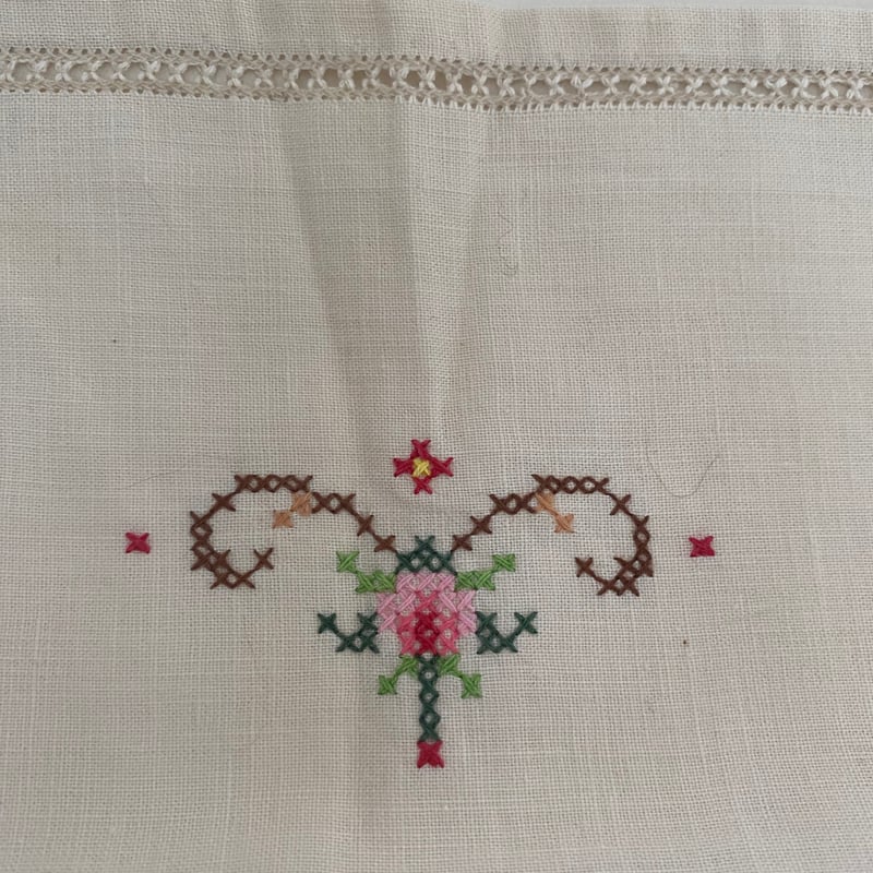 1950年代 プチ・ナップとセルヴィエット コットン マルチカラー刺繍