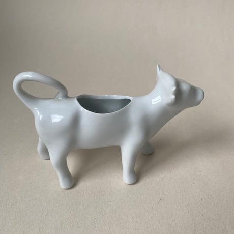 20世紀後半　アピリコ？　ポタレ　子うし型　白磁