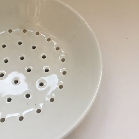 パソワール　水切り　プレート　白陶器