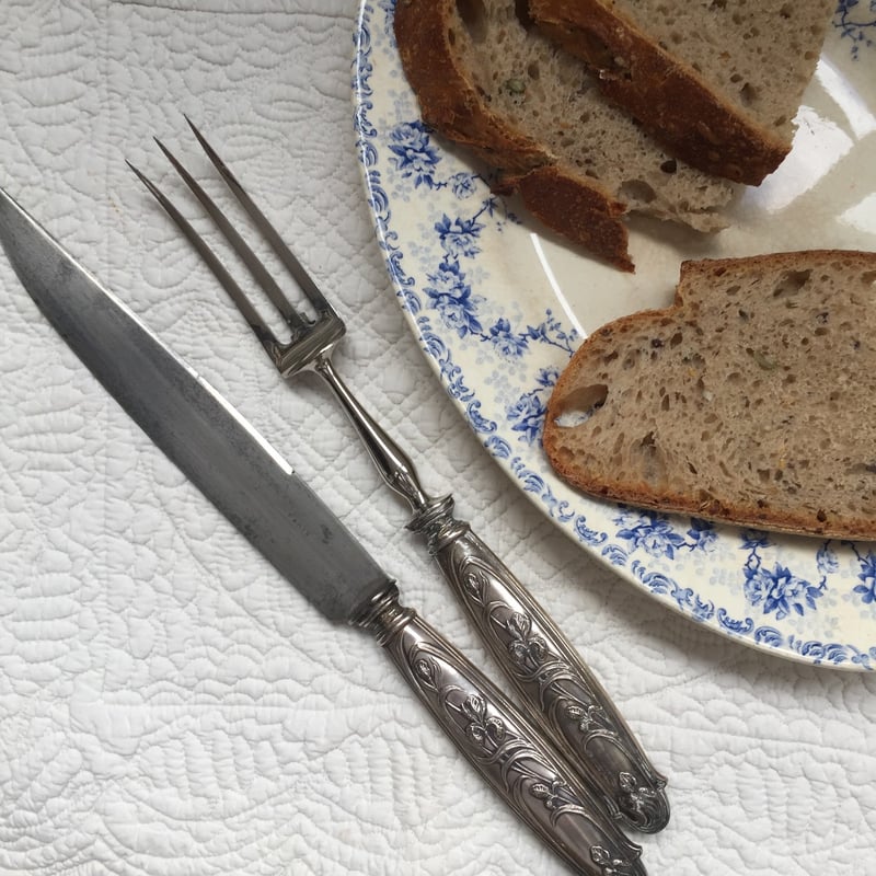 1900年 パリ 肉用 ナイフフォーク セット ケース付き 菖蒲柄 1900年 パリ 肉用 ナイフフォーク セット ケース付き 菖蒲柄
