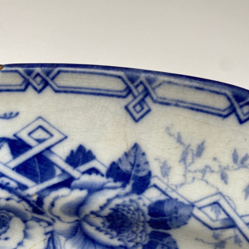 クレイユモントロー　薔薇の花籠のデザートプレート　19世紀　フランスアンティーク 19世紀 クレイユ・エ・モントロー バルリュー プラ・オーヴァル