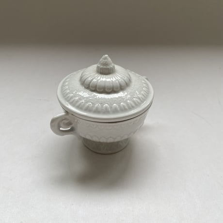 20世紀　イタリア製　バサーノ　ムタルディエ　白い陶器　マーガレット