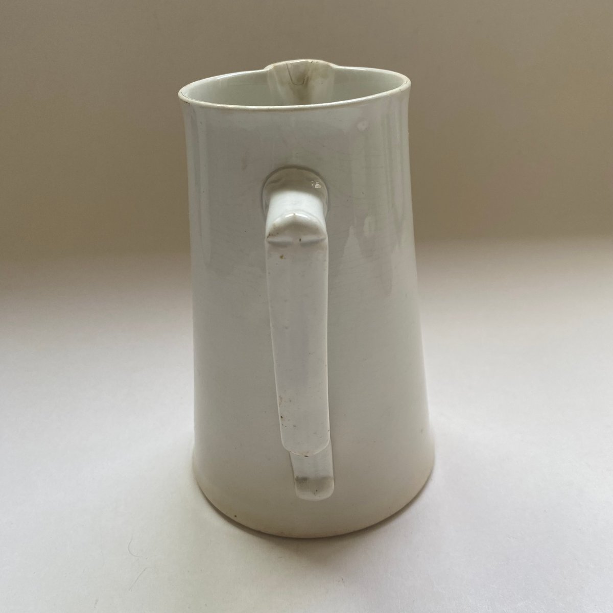 20世紀前半 ディゴワン・サルグミンヌとサンタマン ピシェ 白い