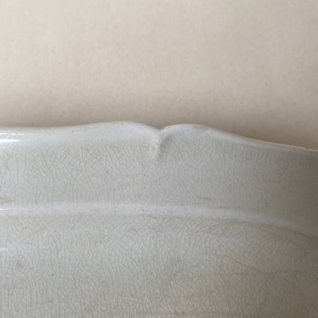１８９２年　リュネヴィル　プチ　プラ・ア・ポワソン　花リム　白い陶器