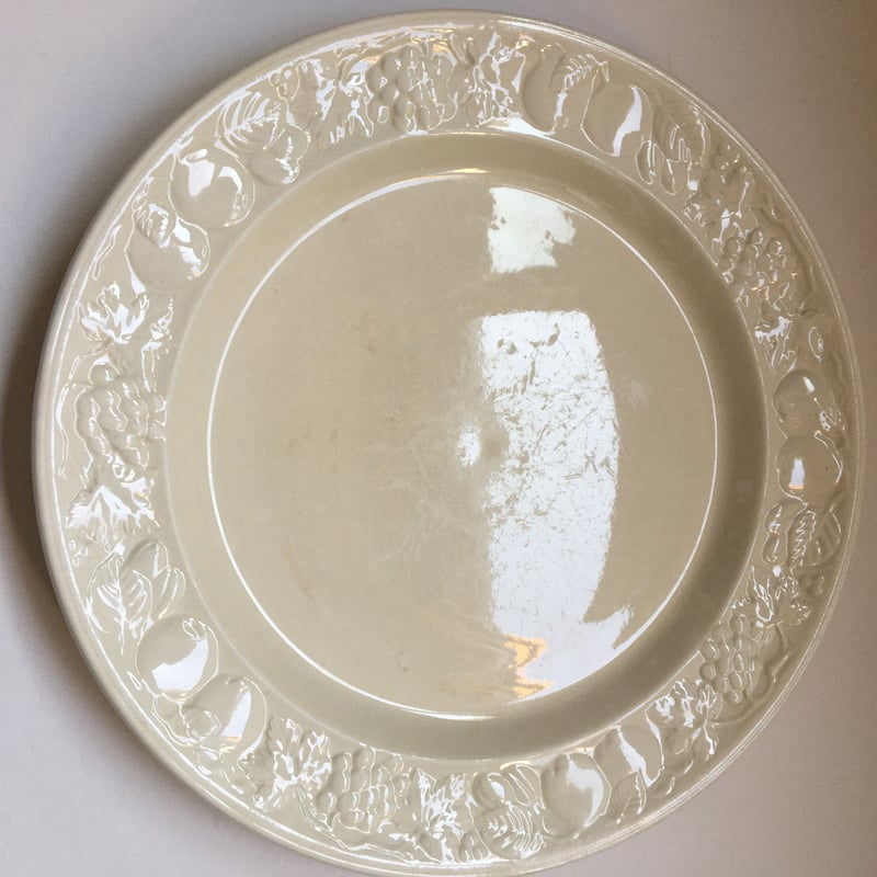 1851年 アンティーク クリームウエア エンボス レリーフ プレート 器