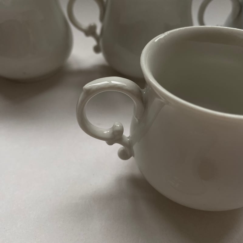 19世紀 ポ・ア・クレーム プラットー付き 白磁器 | campagne à 19世紀 ポ・ア・クレーム プラットー付き 白磁器 | campagne à
