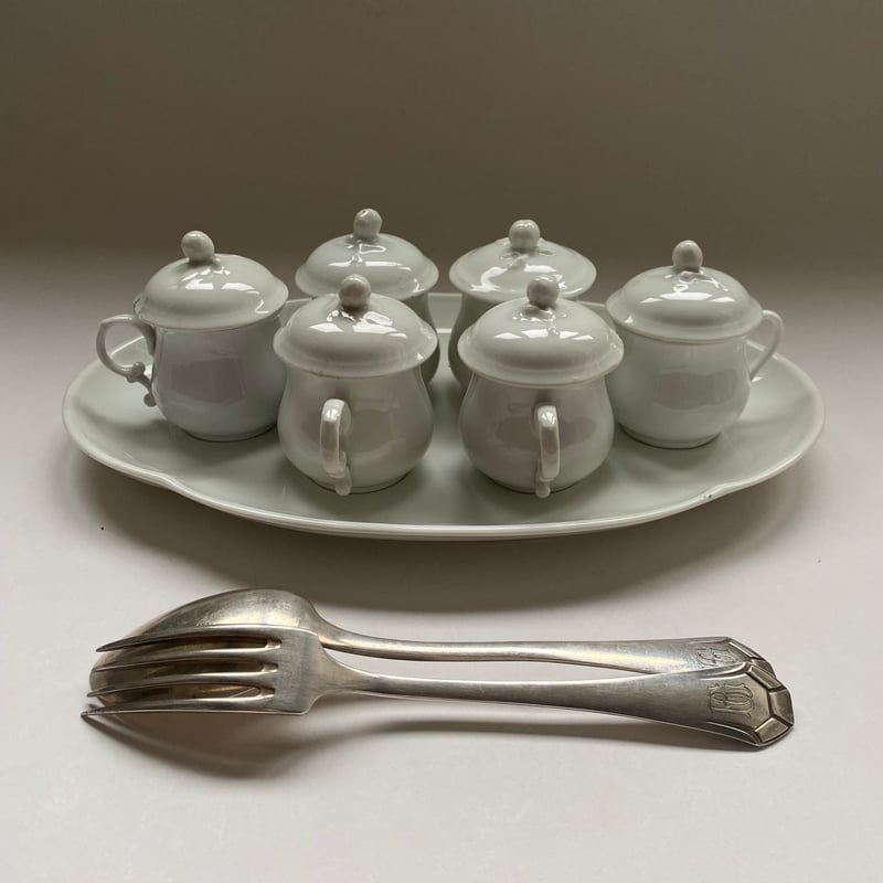 19世紀 ポ・ア・クレーム プラットー付き 白磁器 | campagne à