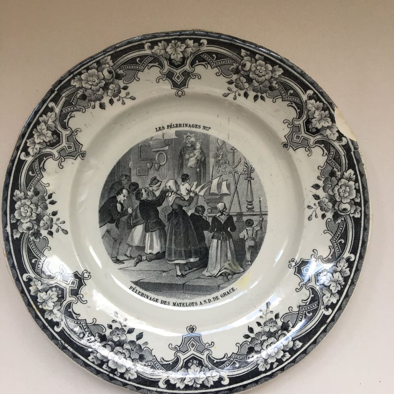 クレイユモントロー　アンリ２世　アンティーク　大皿② 19世紀後半 クレイユ・エ・モントロー おしゃべりなお皿 ペル