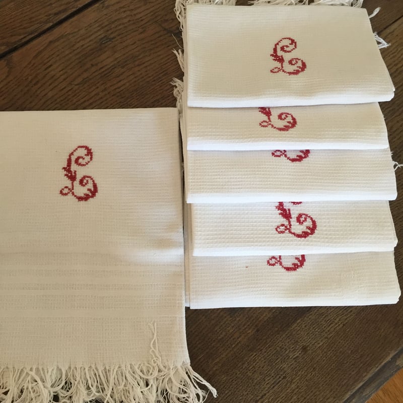 極美品★エルメス テーブルナプキン リネン100% レッドステッチ刺繍入 S 白 テーブルナプキン 《アンテルリーニュ》 - ホワイト | Hermès
