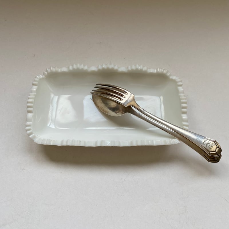 20世紀前半 ウエストモーランド ミルクグラス ヴィッド