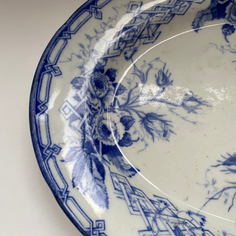 クレイユモントロー　薔薇の花籠のデザートプレート　19世紀　フランスアンティーク 19世紀 クレイユ・エ・モントロー バルリュー プラ・オーヴァル