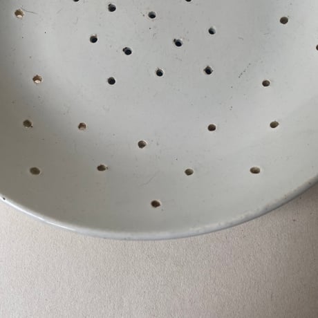 19世紀　サルグミンヌ？　アシエット・パソワール　白い陶器