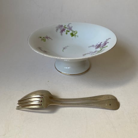 1900年代　リモージュ　J.B.T et cie　ベルポー　コンポティエ　リラとブール・ド・ネージュ柄