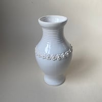 20世紀中期　マリコルヌ　エミール・テシエ　ヴァーズ　小花モチーフ　白い陶器