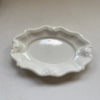 ２０世紀後半　ムスティエ　ラリエ　プチ・ラヴィエ　白い陶器