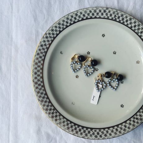 HUE ヒュー　　vintage heart catch pierced earrings【Black onyx】
