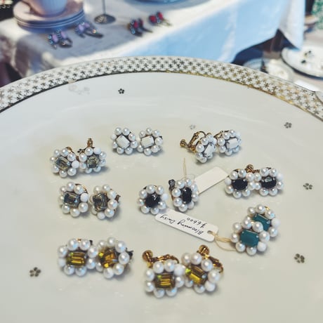 HUE ヒュー　　Blooming Daisy pierced 🌼