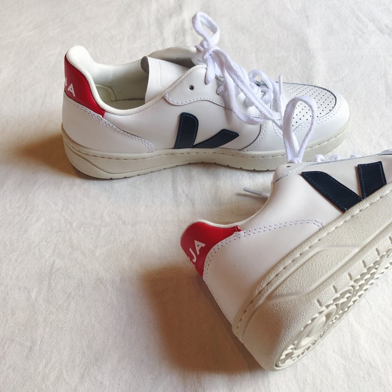 新品　VEJA（ヴェジャ） V-10 モデル　貴重トリコロールカラー