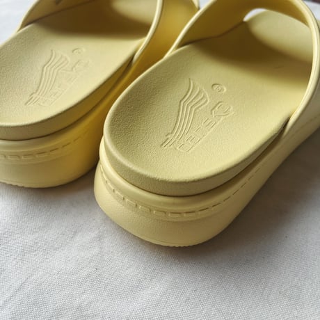 Dansko  ダンスコ　DEVYN デヴィン　スリッポンサンダル