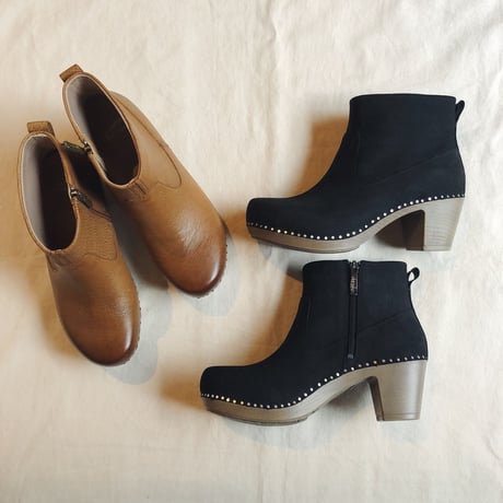 Dansko  ダンスコ  SARAH スタッズショートブーツ