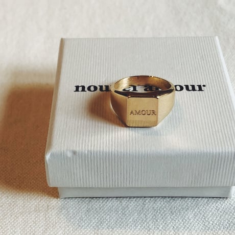 Nouvel Amour ヌーベルアムール　AMOURスクエアリング