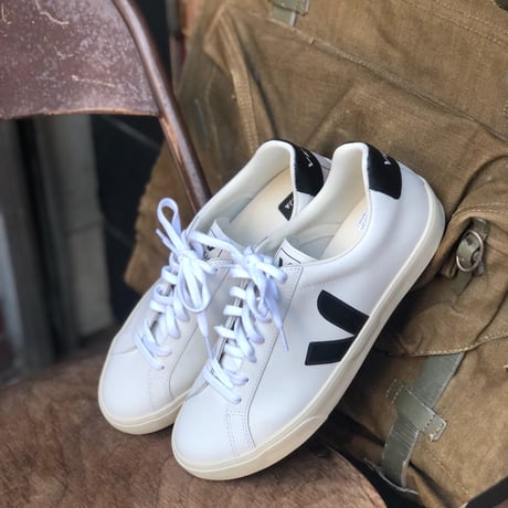 VEJA ヴェジャ  ESPLAR  レザースニーカー   EXTRA-WHITE BLACK (MENS)