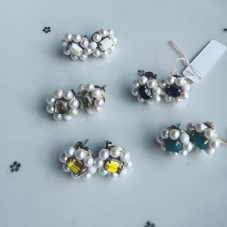 HUE ヒュー　　Blooming Daisy pierced 🌼