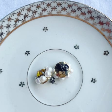 HUE ヒュー　　Blooming Daisy pierced 🌼