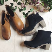 Dansko  ダンスコ  SARAH スタッズショートブーツ