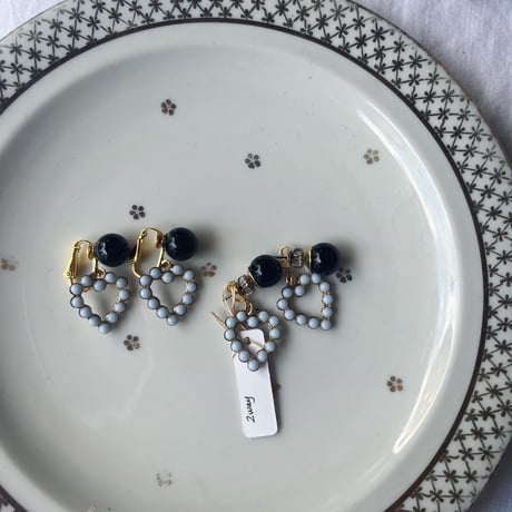 HUE ヒュー　　vintage heart catch pierced earrings【Black onyx】