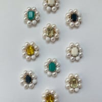 HUE ヒュー　　Blooming Daisy earrings  🌼