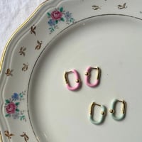 Feeka フィーカ　Boucles d'oreilles Mini Georgy　エナメルスクエアフープピアス　＜2colors＞