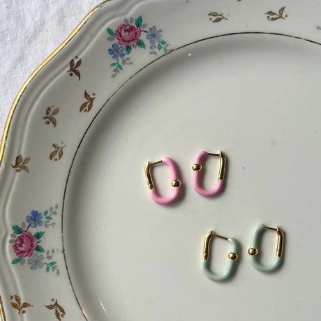 Feeka フィーカ　Boucles d'oreilles Mini Georgy　エナメルスクエアフープピアス　＜2colors＞