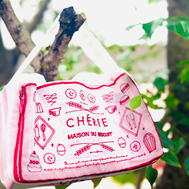 CHÉRIE/BT 【白】ビスキュイ缶ポーチ1枚 | CHERIE