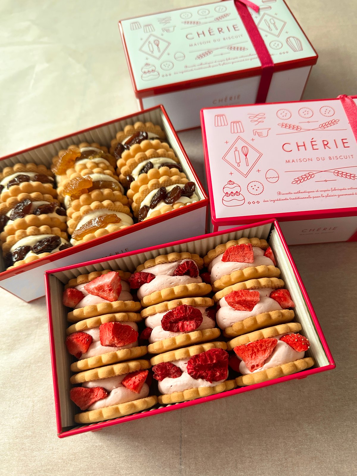 チロルチョコ 包み紙 マロン&クッキー いちごムース