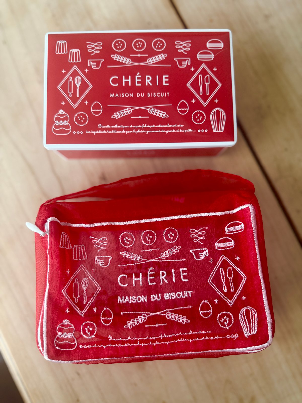 CHÉRIE ビスキュイ オーガンジーポーチ レッド CHÉRIE/BT 【赤】ビスキュイ缶ポーチ1枚 | CHERIE