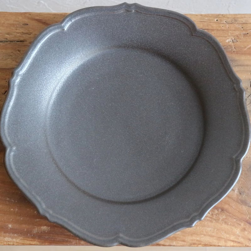 輪花皿M黒マット / あわびウェア | モノスタイル onlineshop